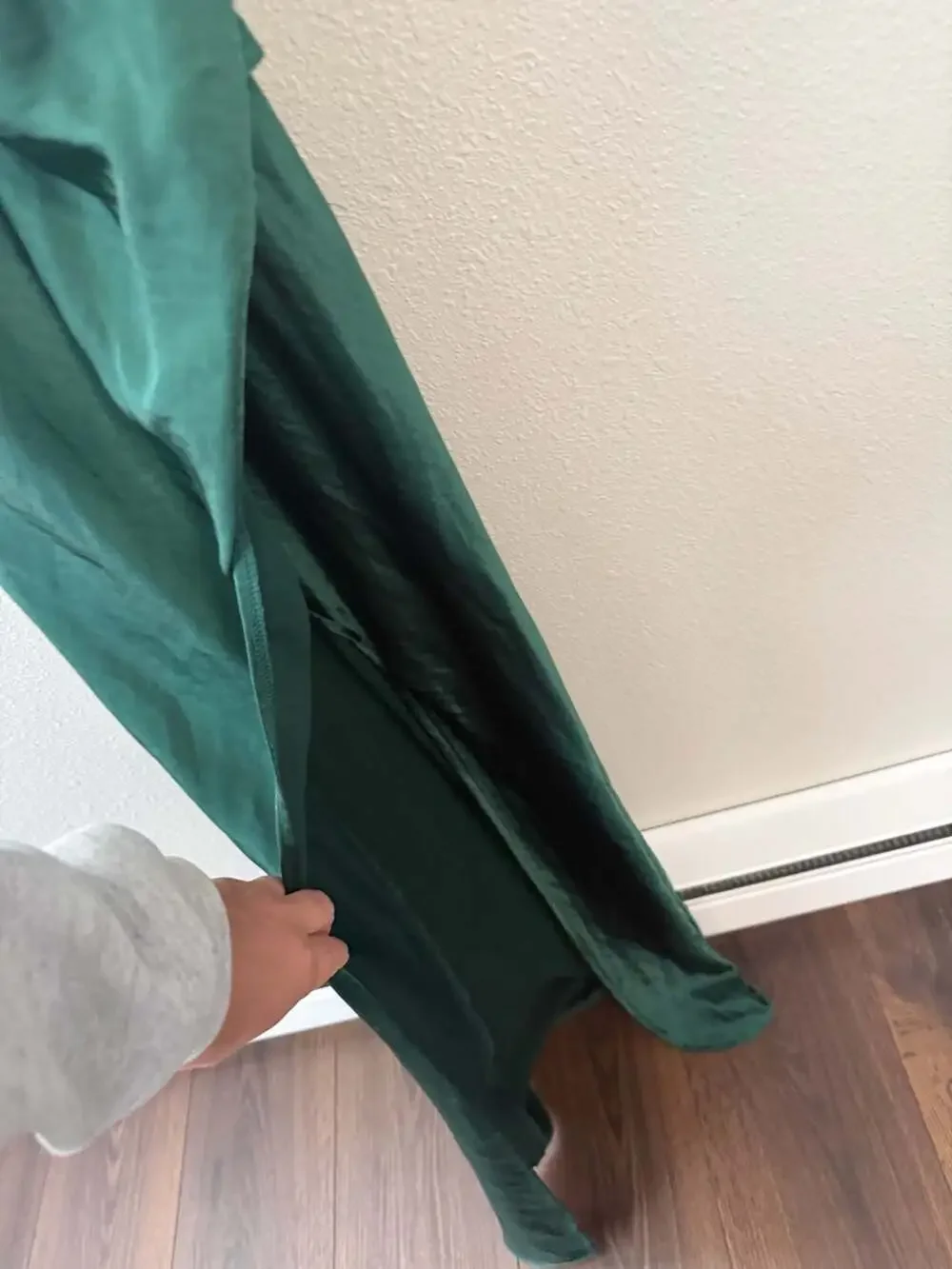 Princess Polly Emerald Green Satin Midi Dress Size US 2 - Picture 2 of 5